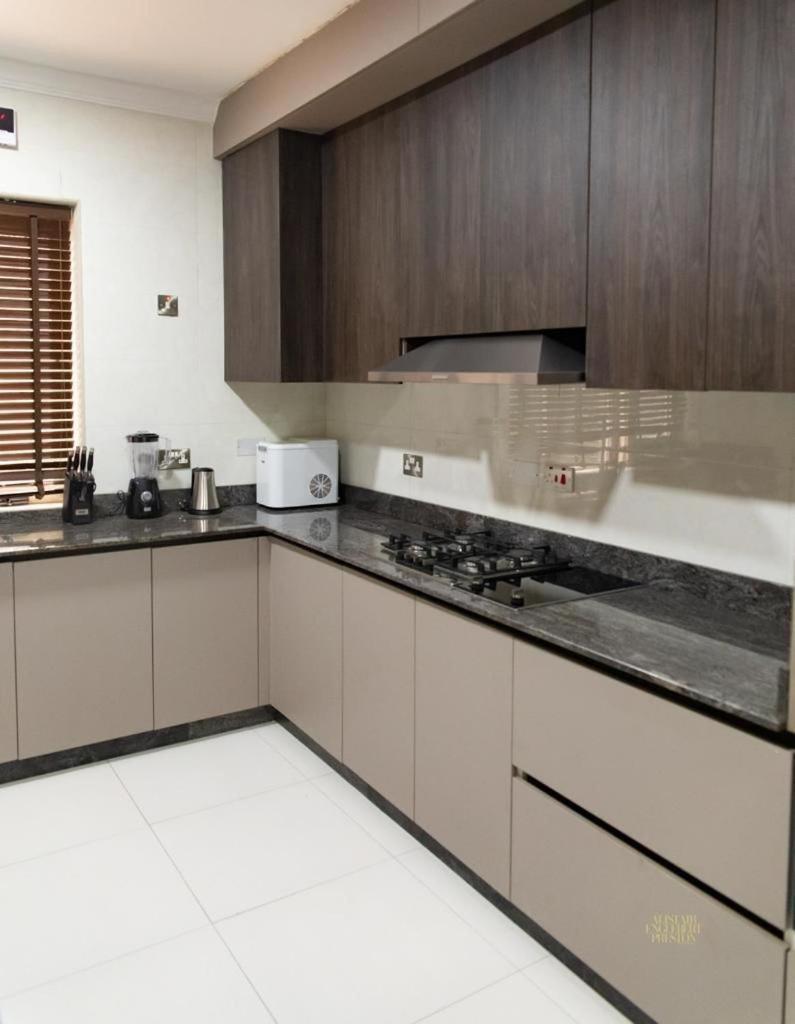 Metro Apartments 拉各斯 外观 照片